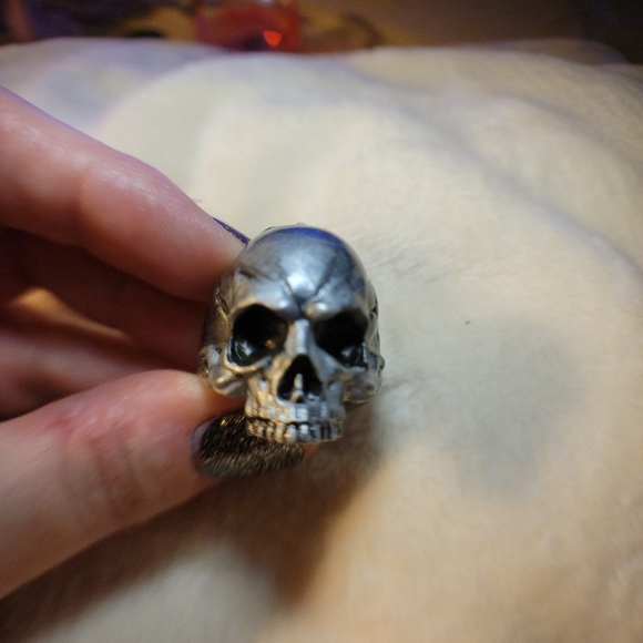 Skull ring - Picture 2 of 5